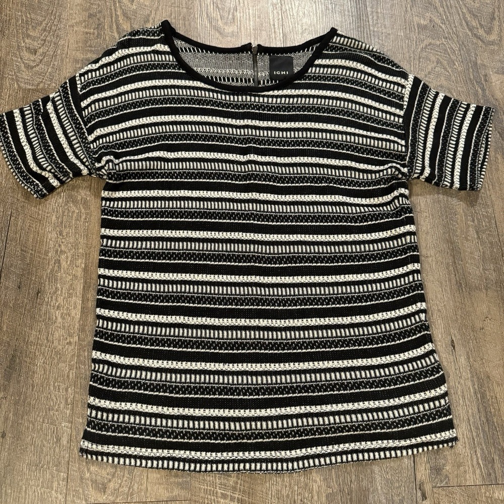 ICHI Women's Top Size Small Black And White Striped Short Sleeve Sweater Top Zip